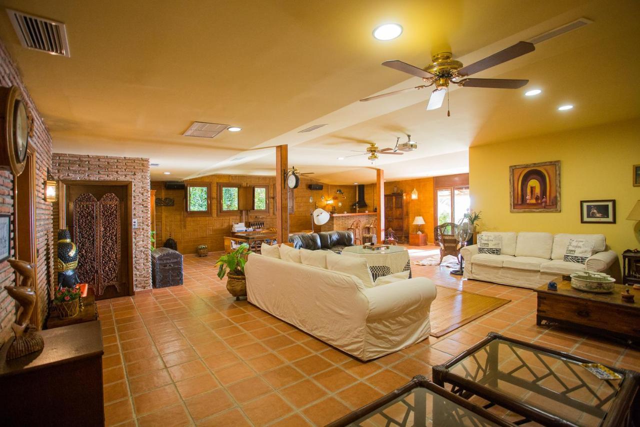 Indonesian Palace Luxurious Boutique Villa Málaga
