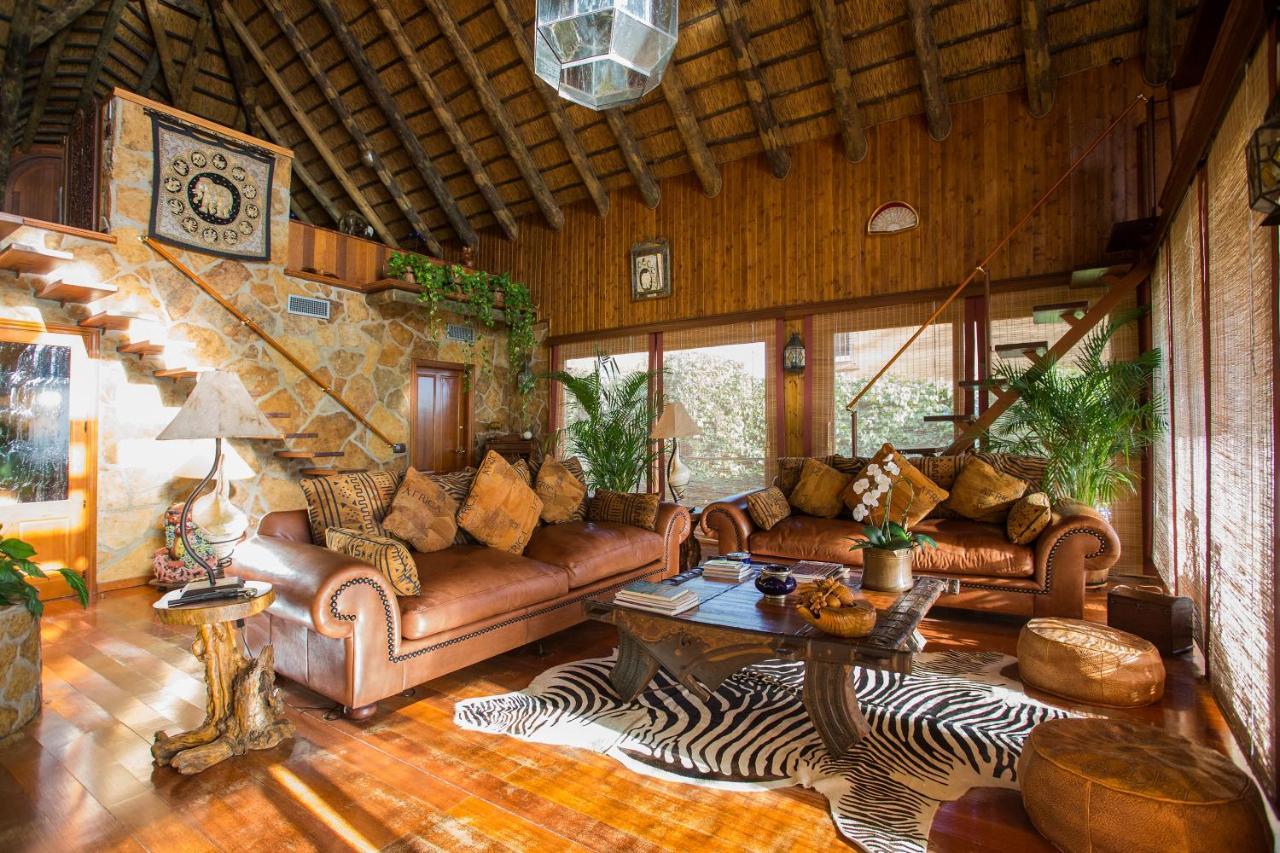 Villa Indonesian Palace Luxurious Boutique