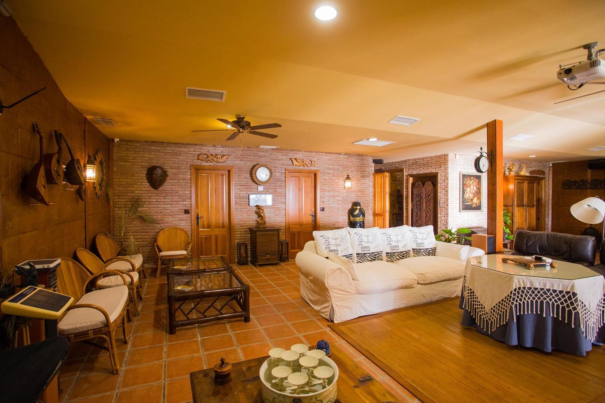 Villa Indonesian Palace Luxurious Boutique