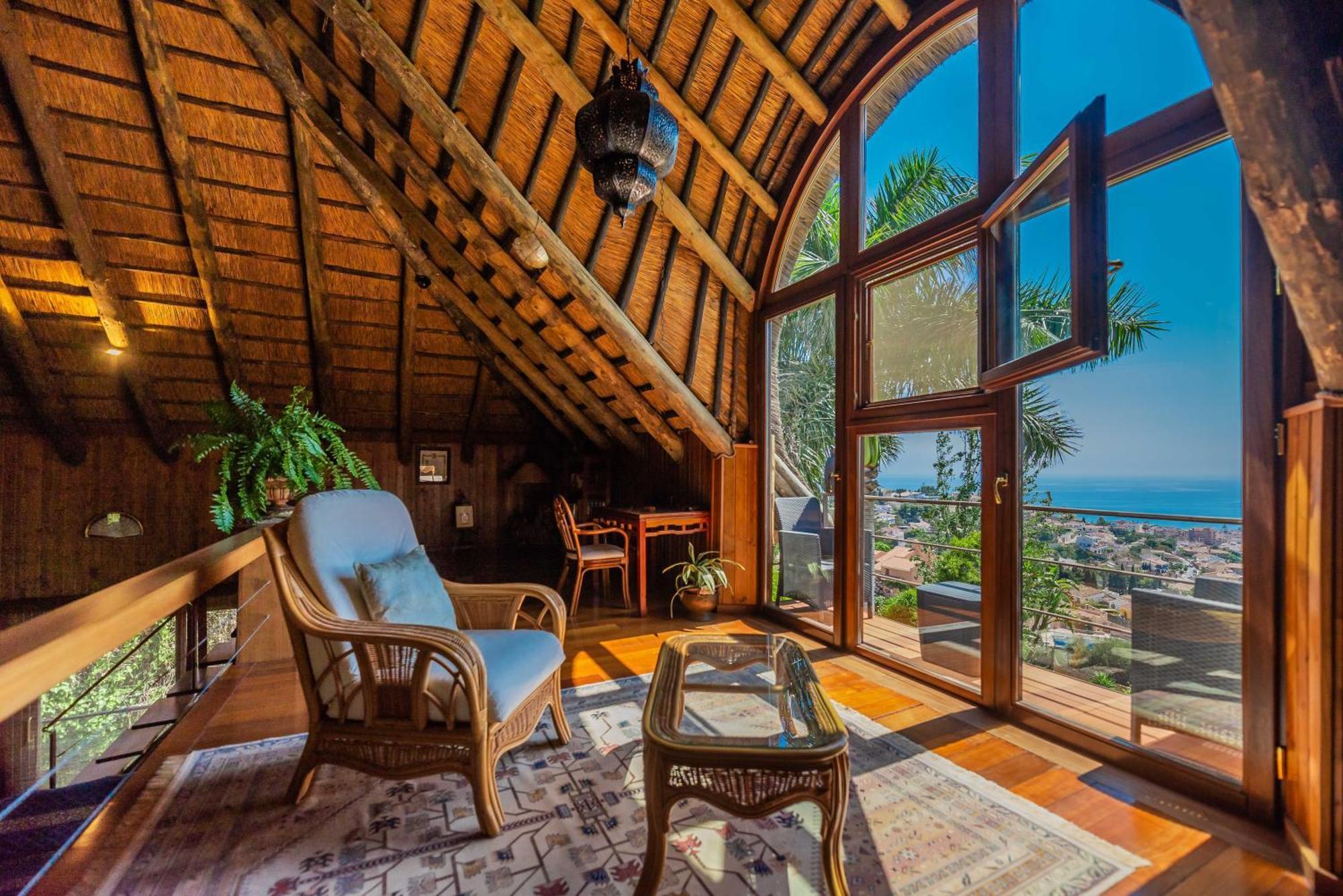 Indonesian Palace Luxurious Boutique Villa