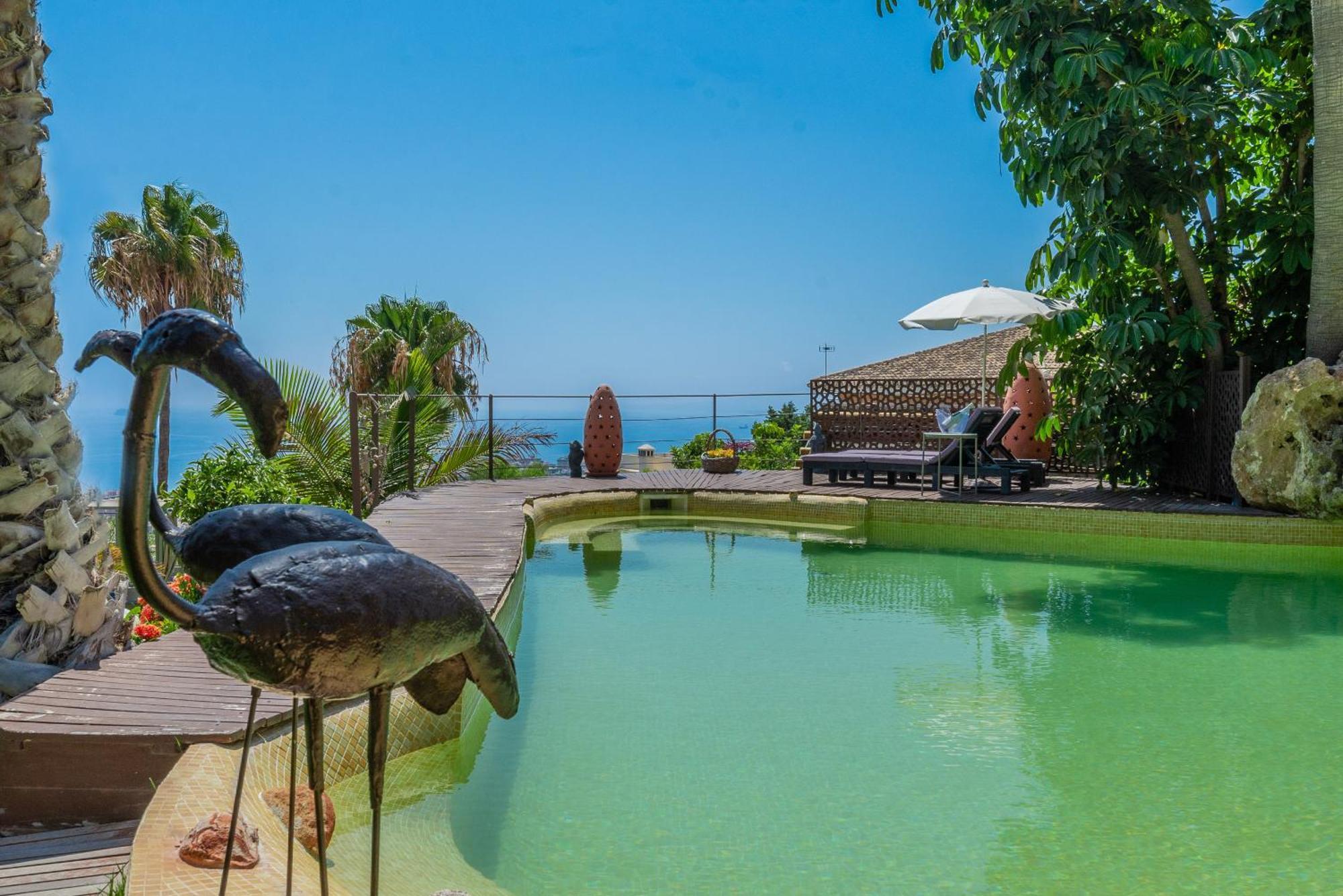 Villa Indonesian Palace Luxurious Boutique
